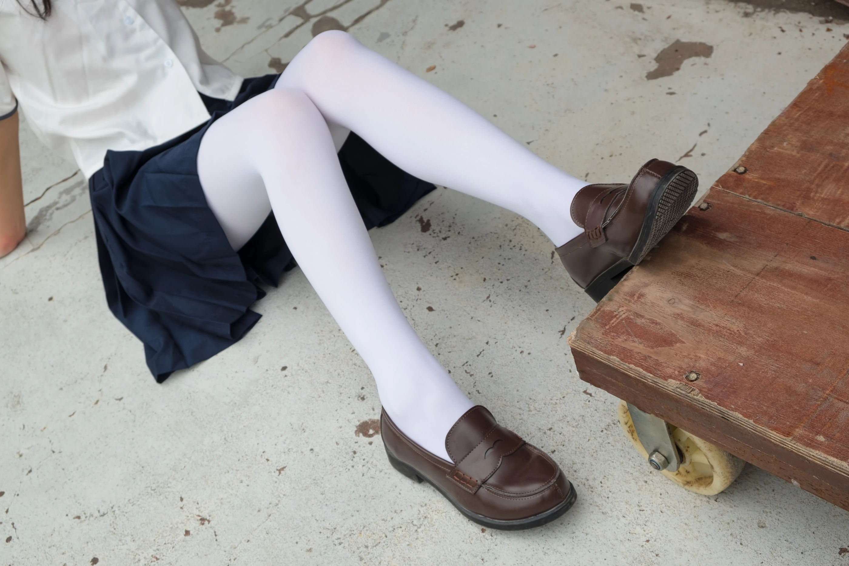 森萝财团 R15-034 [102P]插图9